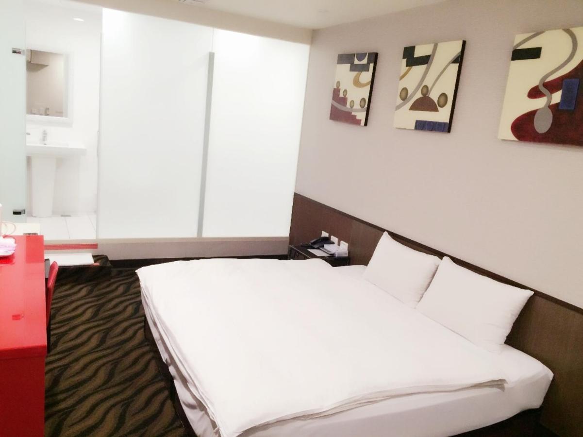 Hotel 6 - ZhongHua Tajpej Buitenkant foto