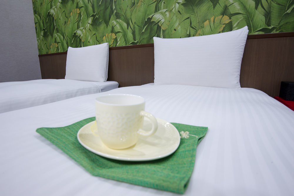 Hotel 6 - ZhongHua Tajpej Buitenkant foto