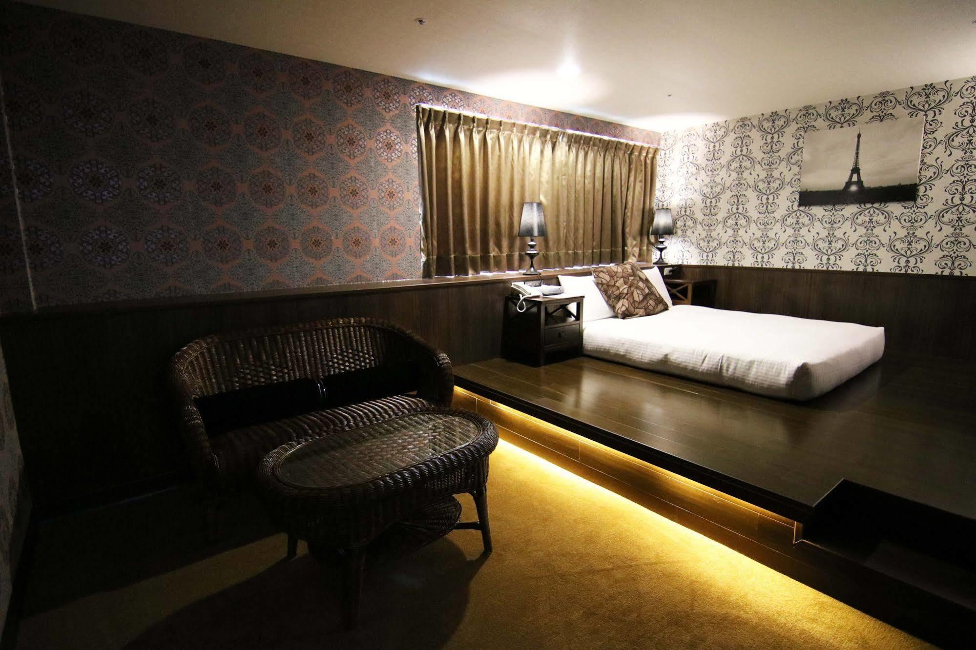 Hotel 6 - ZhongHua Tajpej Buitenkant foto