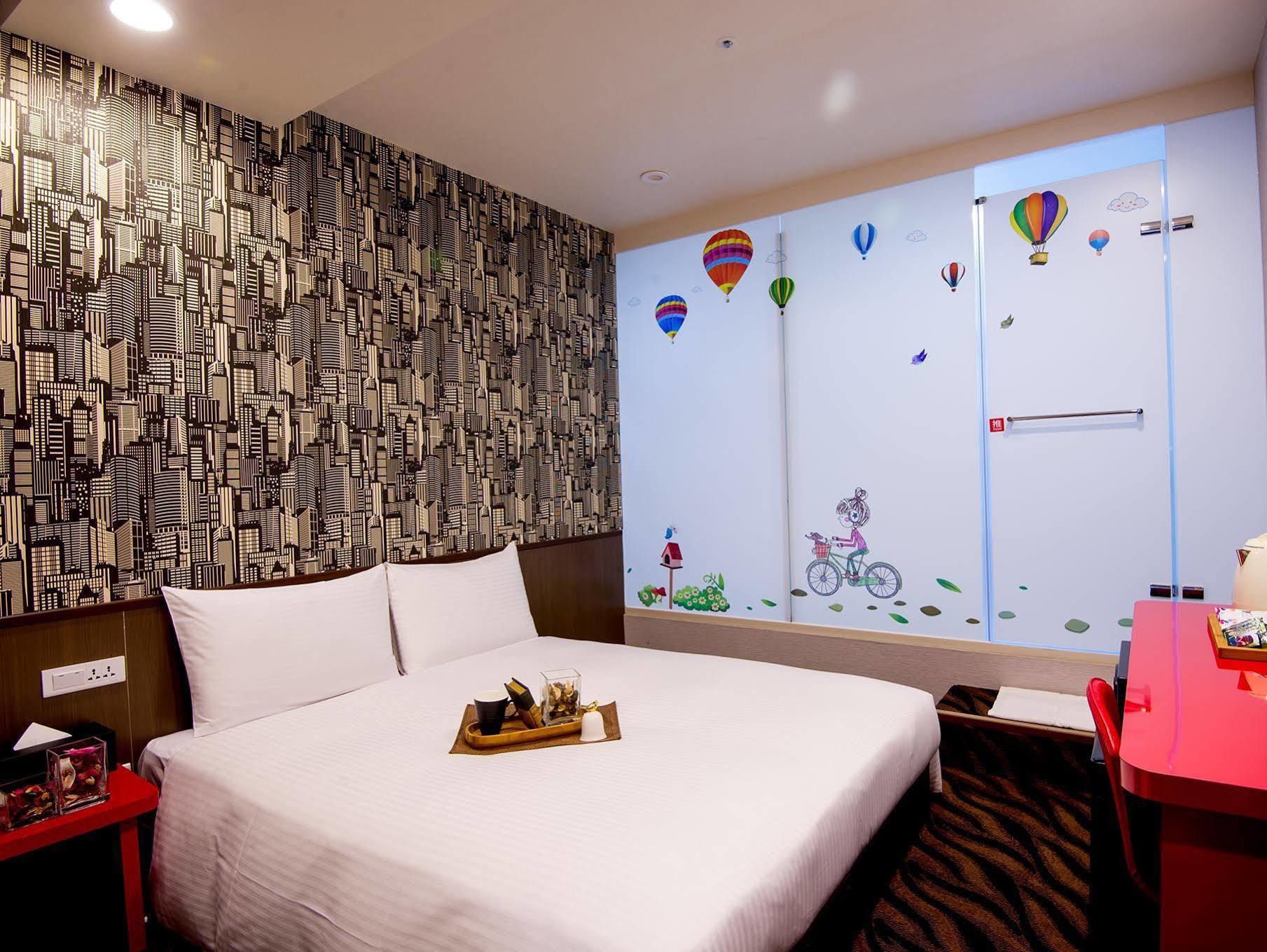 Hotel 6 - ZhongHua Tajpej Buitenkant foto