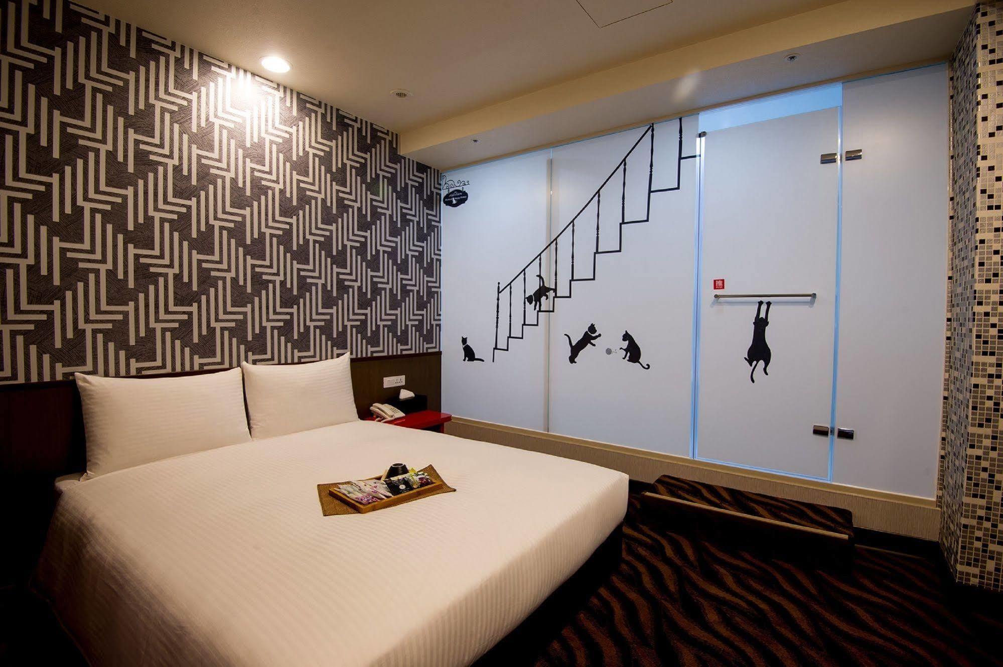 Hotel 6 - ZhongHua Tajpej Buitenkant foto