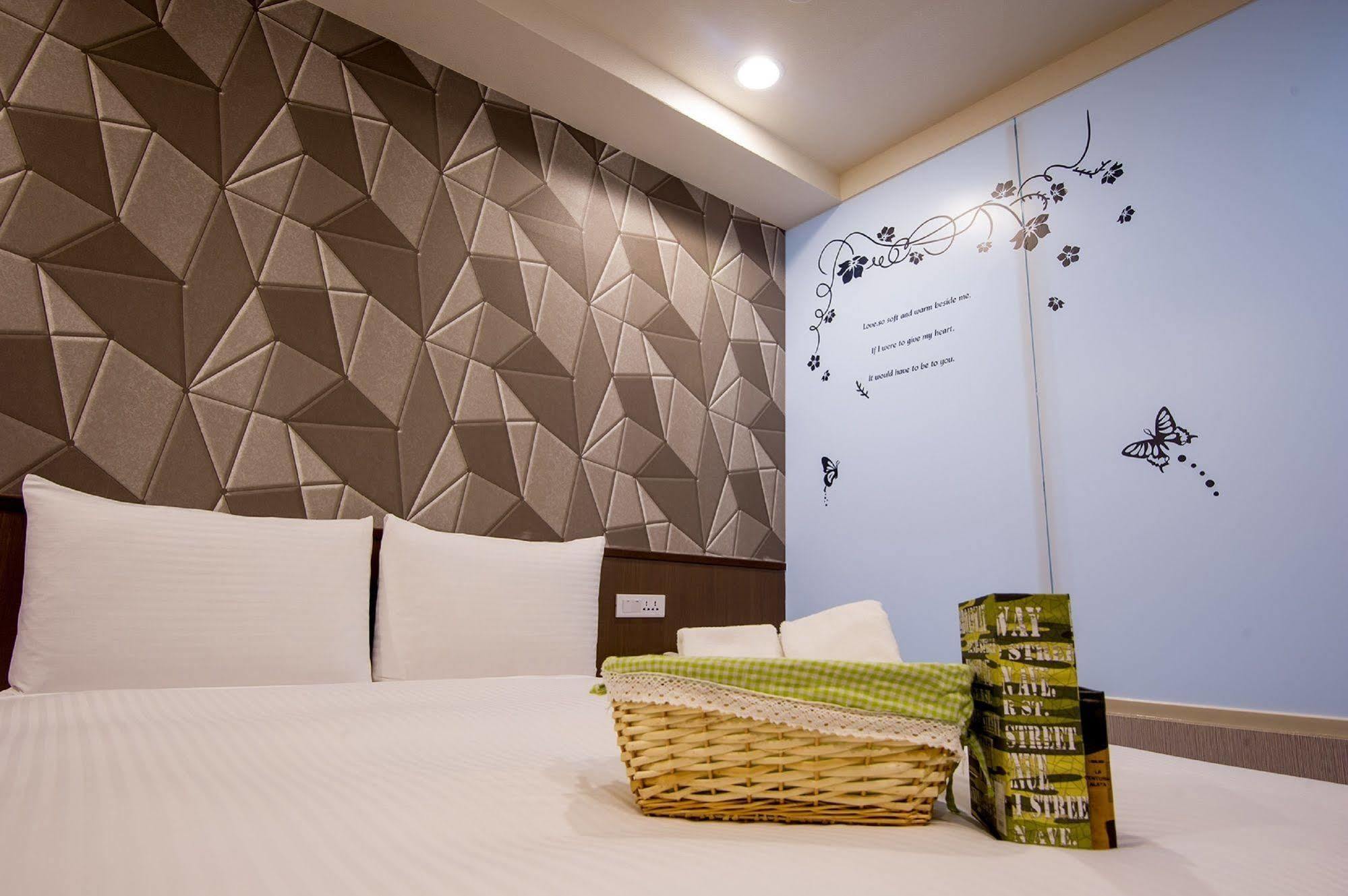 Hotel 6 - ZhongHua Tajpej Buitenkant foto