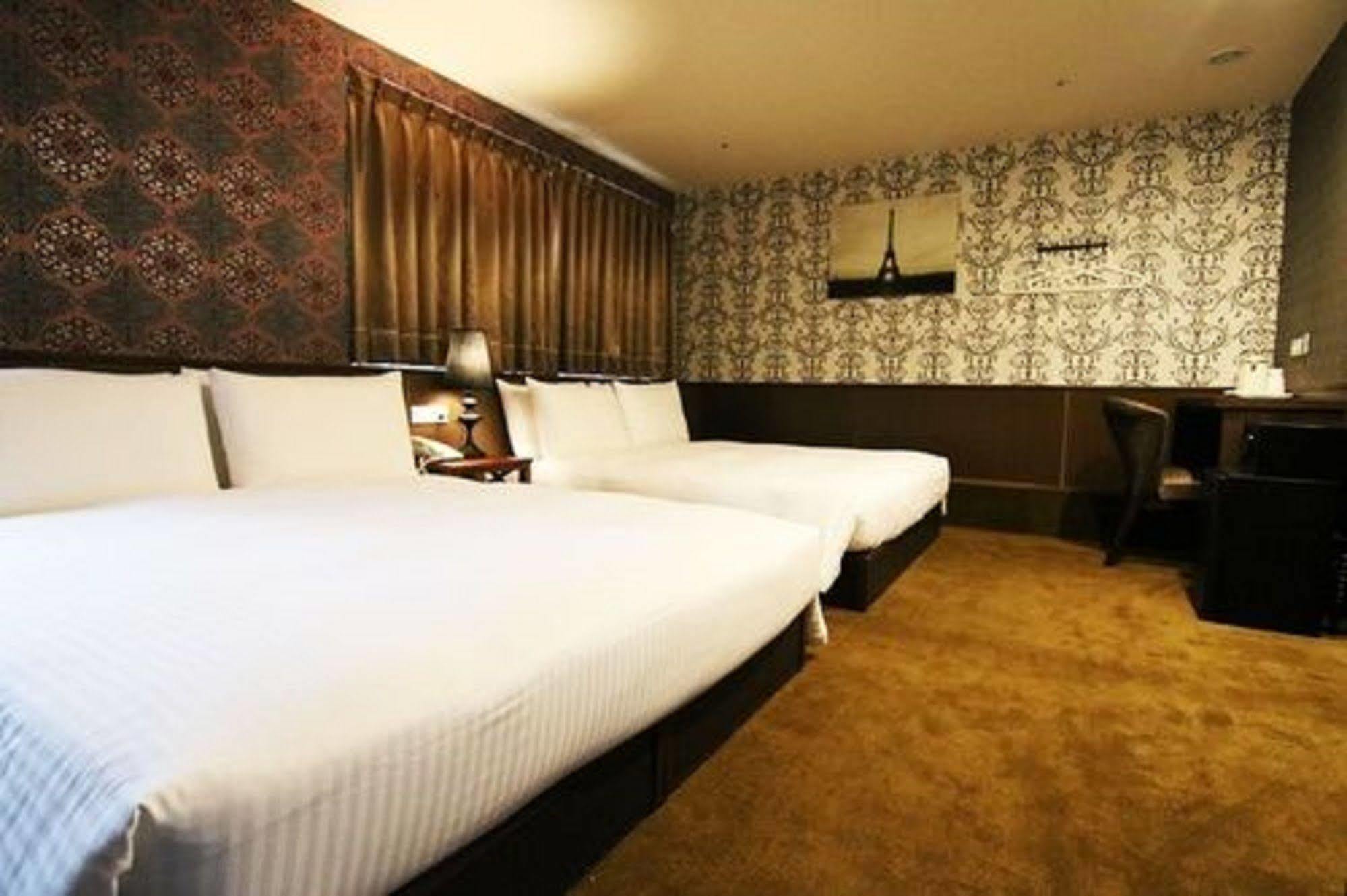 Hotel 6 - ZhongHua Tajpej Buitenkant foto