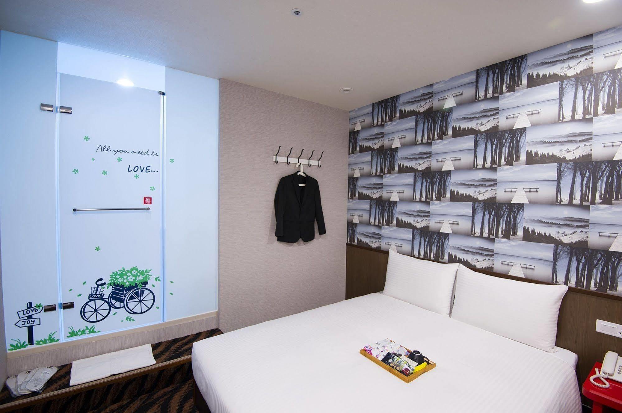 Hotel 6 - ZhongHua Tajpej Buitenkant foto